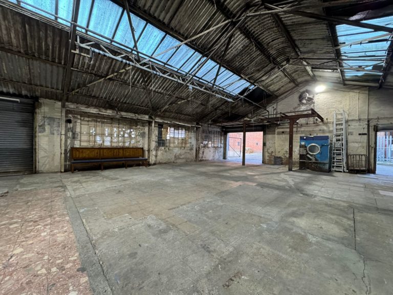 PAGES LONDON, SE1 - SHOOTFACTORY - COMMERCIAL & INDUSTRIAL