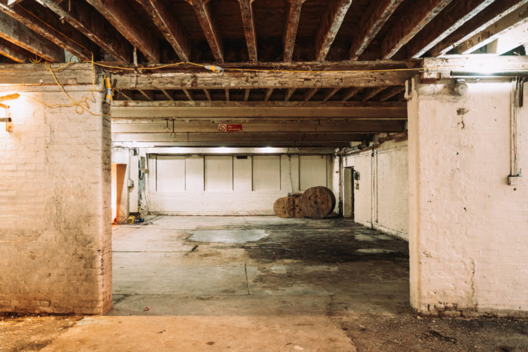 PAGES LONDON, SE1 - SHOOTFACTORY - COMMERCIAL & INDUSTRIAL