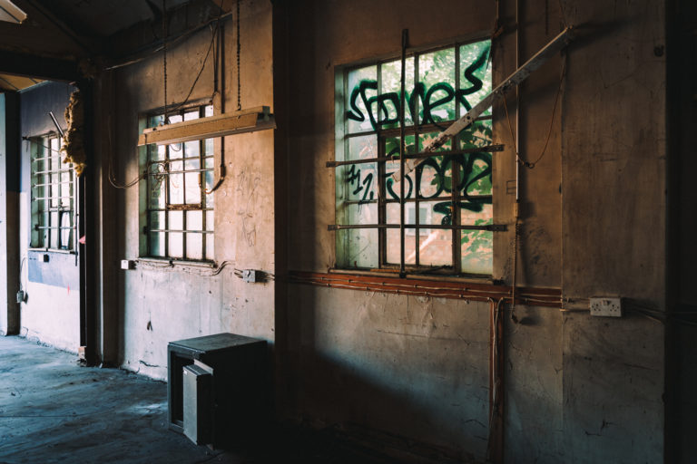 PAGES LONDON, SE1 - SHOOTFACTORY - COMMERCIAL & INDUSTRIAL