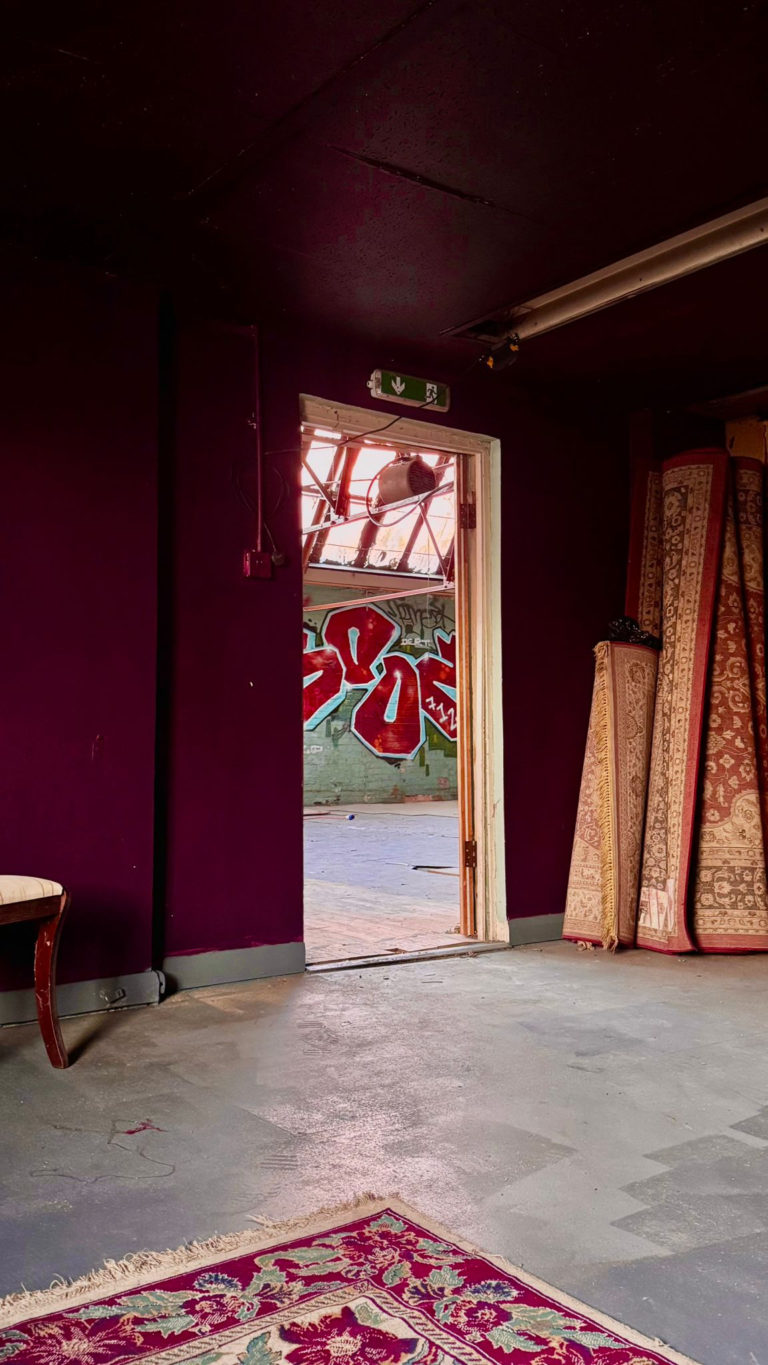 PAGES LONDON, SE1 - SHOOTFACTORY - COMMERCIAL & INDUSTRIAL