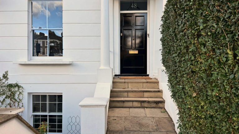 GROVE LONDON, N1 SHOOTFACTORY - LONDON HOUSES