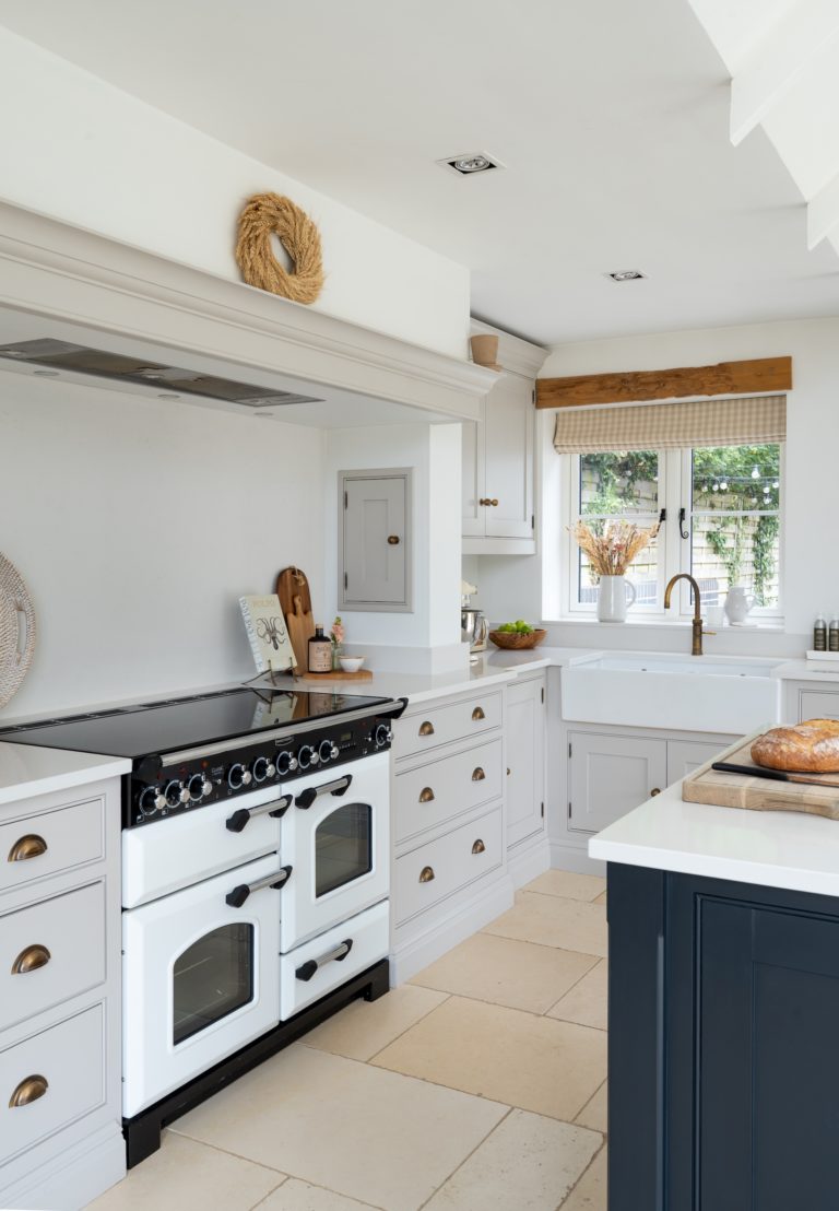 ROSE COTTAGE KNOWLE, B93 - SHOOTFACTORY - OTHER UK HOUSES