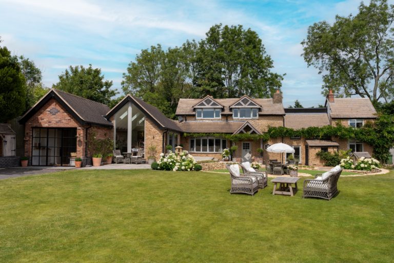 ROSE COTTAGE KNOWLE, B93 - SHOOTFACTORY - OTHER UK HOUSES