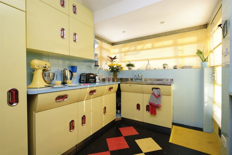 Venetian blinds / Retro , Watford, Wd19 / Shootfactory Location