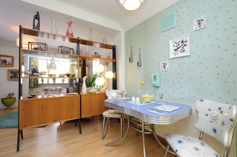 Blue wallpaper / Retro , Watford, Wd19 / Shootfactory Location