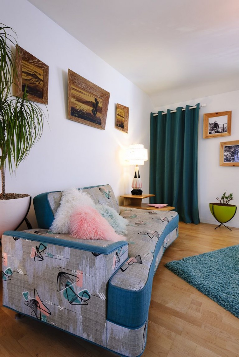 Sofa in the lounge / Retro , Watford, Wd19 / Shootfactory Location