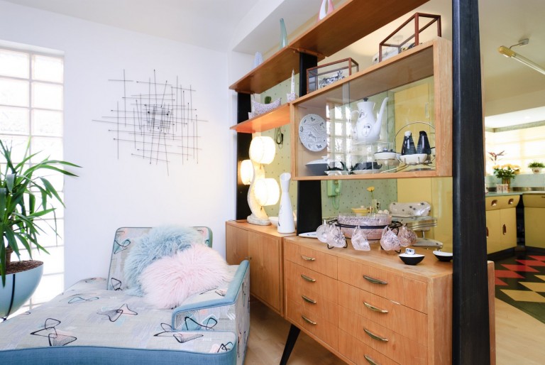 Chest of drawers / Retro , Watford, Wd19 / Shootfactory Location