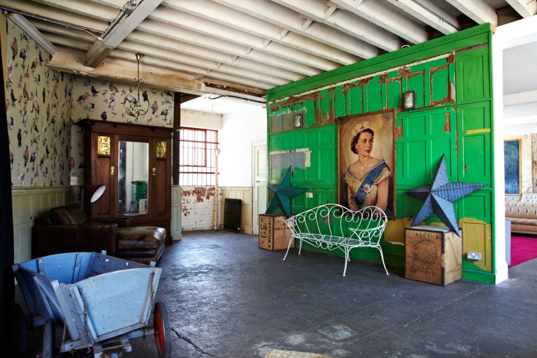 Green painted walls / Blackheath, London, Se13 / Shootfactory Location