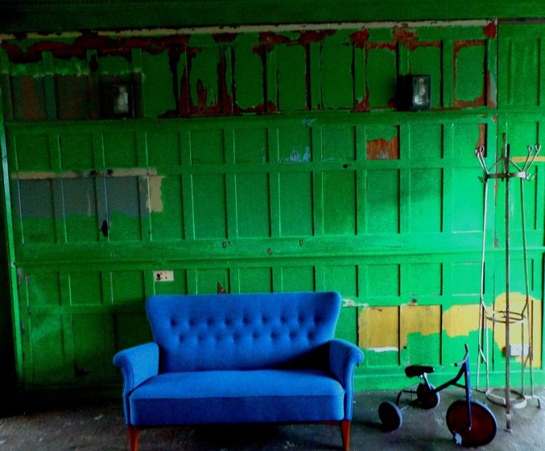 Child's tricycle and chipped paintwork / Blackheath, London, Se13 / Shootfactory Location