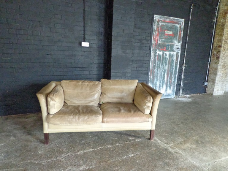 Cream leather sofa / Blackheath, London, Se13 / Shootfactory Location