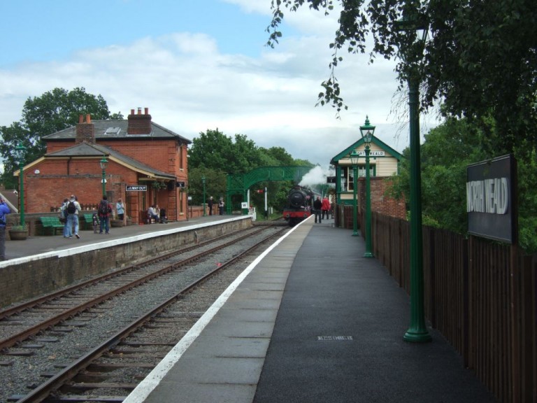Train platform / Railway, Epping, Cm5 / Shootfactory Location