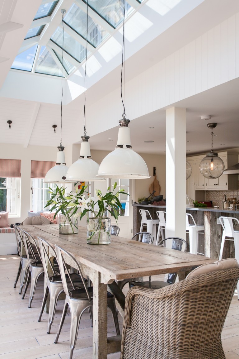 Table / Sidlesham, West Sussex, Po20 / Shootfactory Location