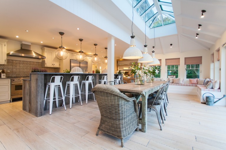 Lamps / Sidlesham, West Sussex, Po20 / Shootfactory Location