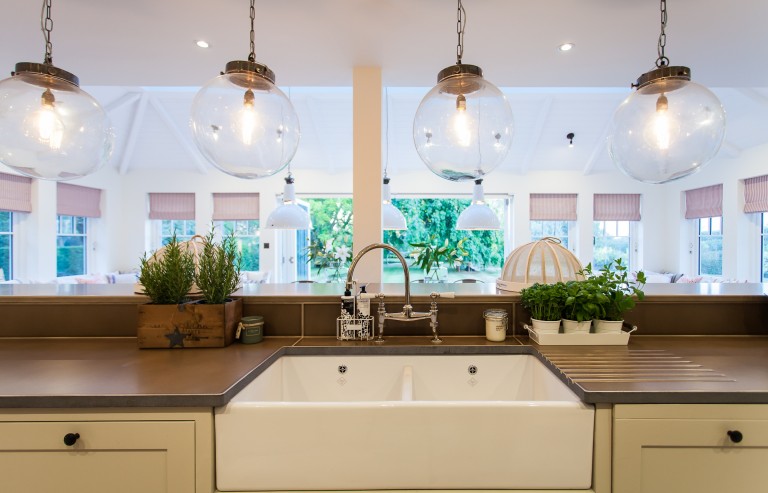 Wash basin / Sidlesham, West Sussex, Po20 / Shootfactory Location