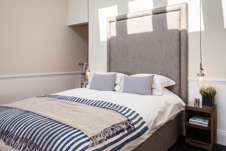 Bed / Sidlesham, West Sussex, Po20 / Shootfactory Location