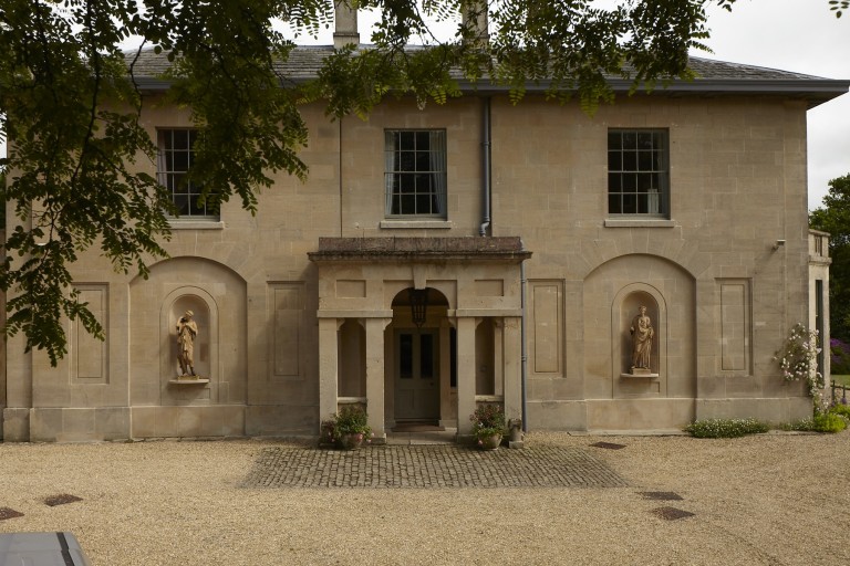 Front entrance / Wiltshire House, Wiltshire, Sn10 / Shootfactory Location